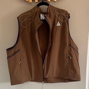 Nike ACG Brown Outdoor Vest with Contrast Trim